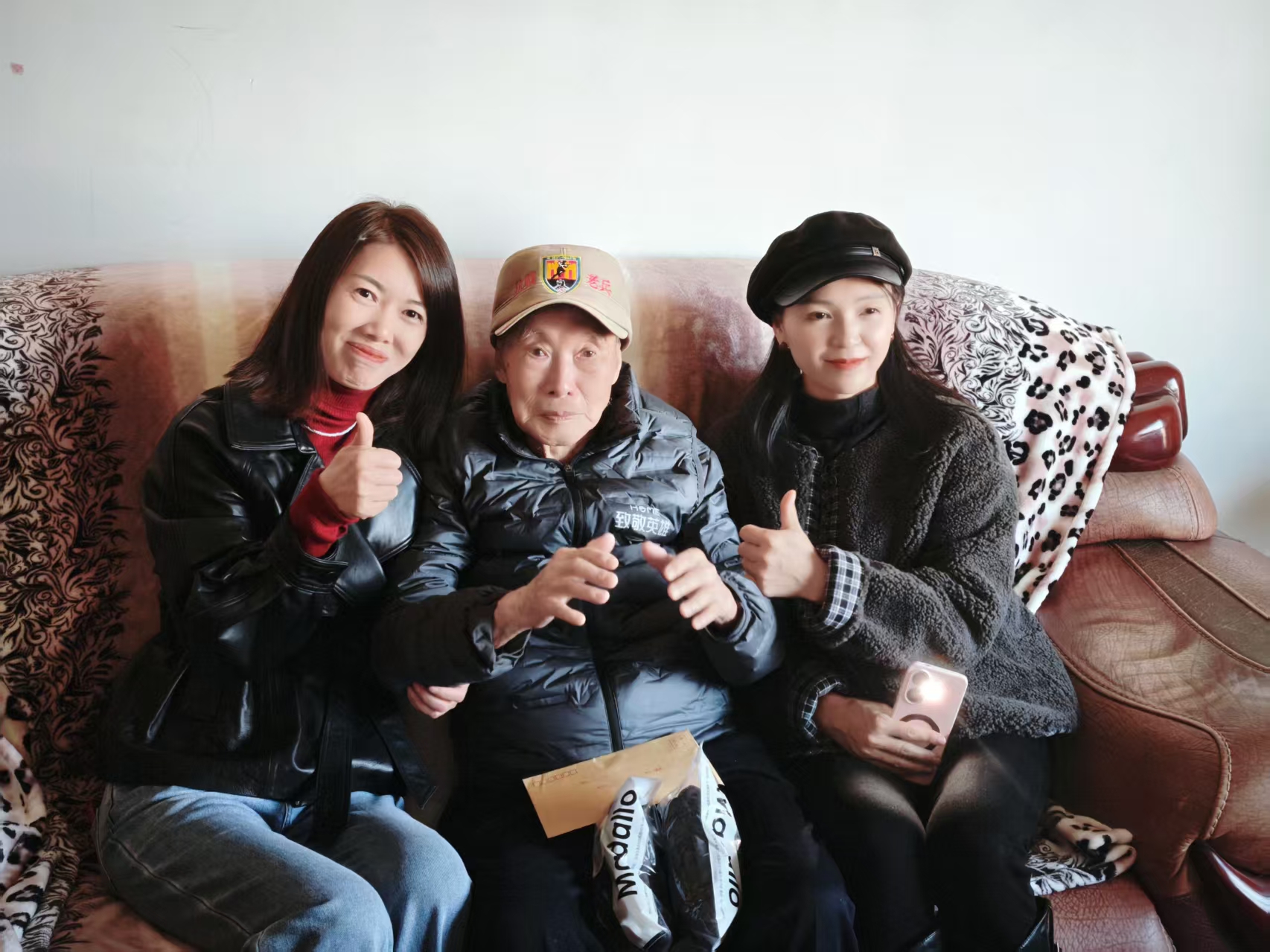 d24e80b22a44852af0fff8506d79a918.jpg (895 KB)